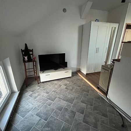 Private Apartament With Shared Bathroom Beograd Bagian luar foto