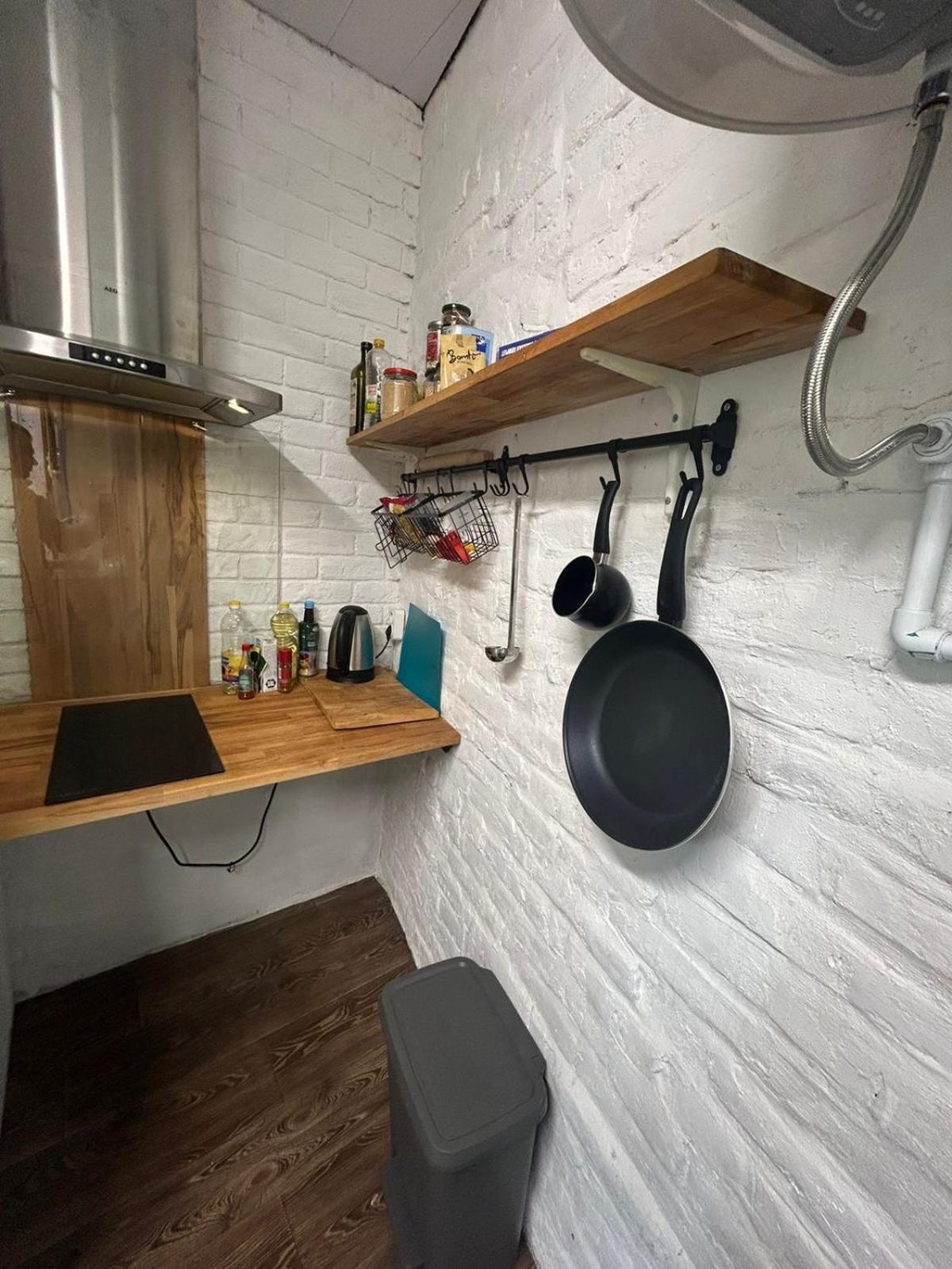 Private Apartament With Shared Bathroom Beograd Bagian luar foto