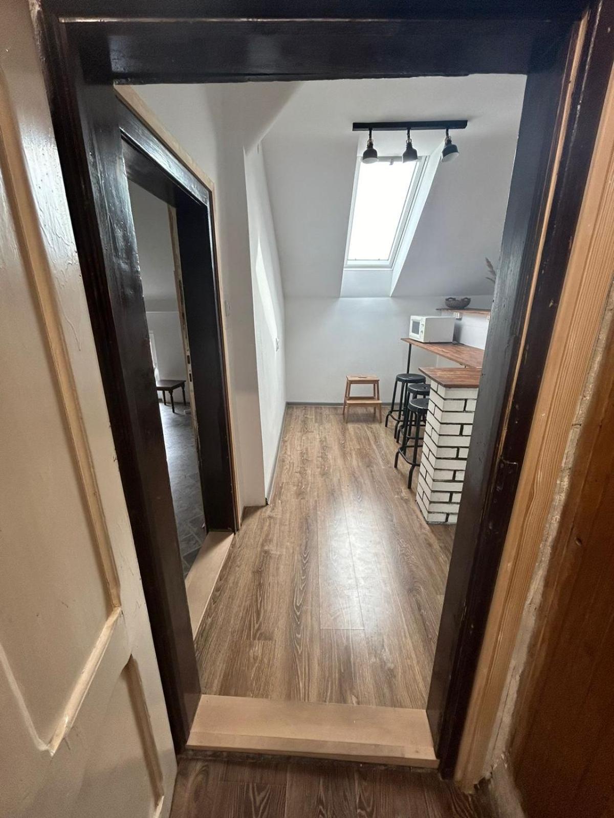 Private Apartament With Shared Bathroom Beograd Bagian luar foto